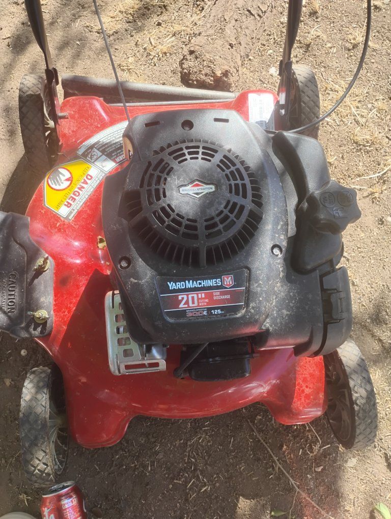 new Yard Machines M 20" Side Discharge Push Lawn Mower with Briggs & Stratton Engine