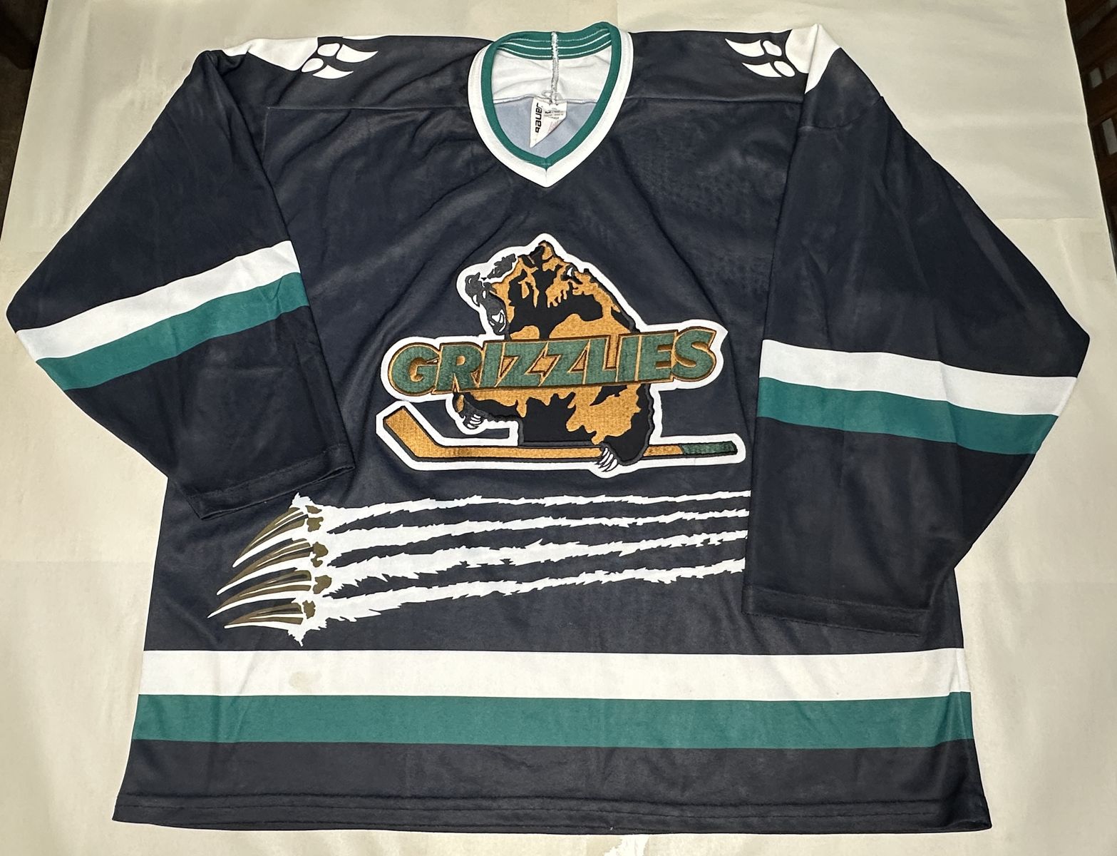 Vintage Bauer Grizzlies Hockey Jersey Mens Goalie Cut Made Canada Black Green