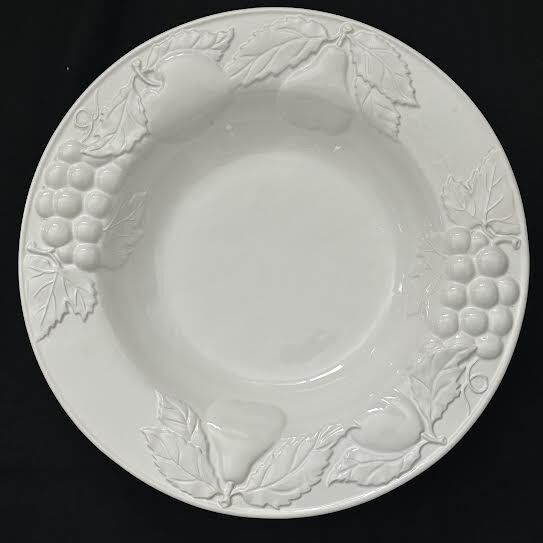 StoneLite Round 15” White Embossed Platter