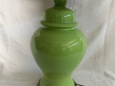 Bright Green Table Lamp Asian Ginger Jar Decor Light w/ Lamp Shade Vintage