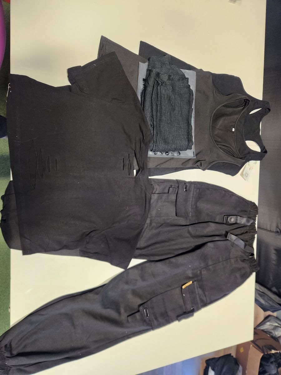 Women’s Black Streetwear Bundle – XS/Small – Cargo Pants Included - $35