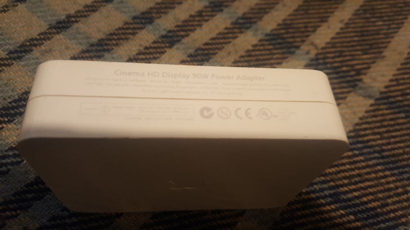 Cinema HD Display 90W Power Adapter