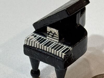 Dollhouse Miniture Wood Piano Figuirine $5