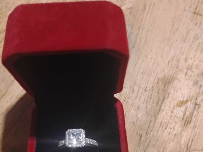 Silver Diamond Halo size 7 ~~3 carrots Ring in Red Box