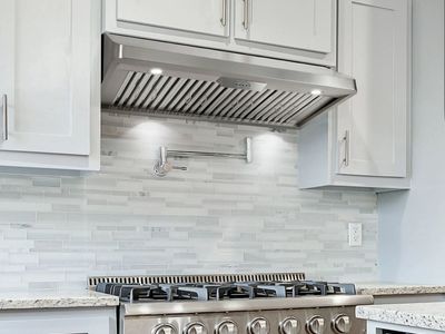 NEW Stainless Steel Under-Cabinet Range Hood with Baffle Filters and LED Lights