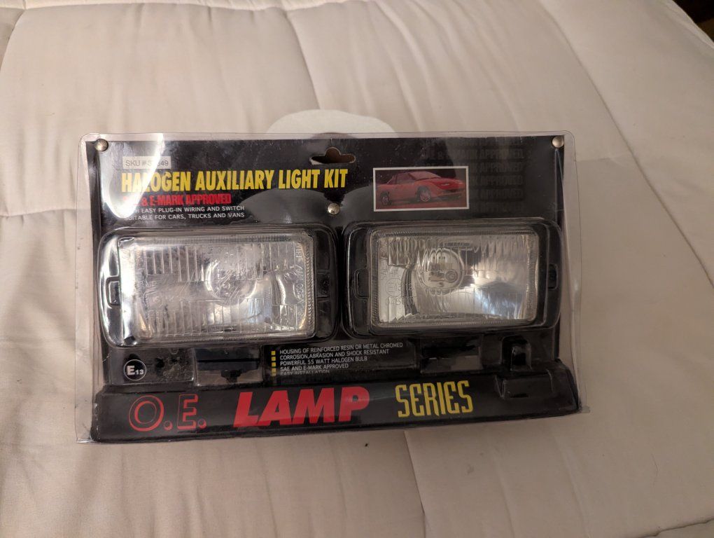 O.E. Lamp Series Halogen Auxiliary Light Kit - 55 Watt H3 Bulbs, Universal Fit for Cars/Trucks/Vans