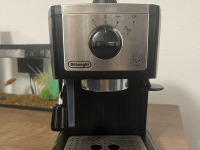 DeLonghi EC155 15-Bar Pump Espresso and Cappuccino Maker - Black/Silver