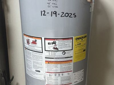 Like-New 40 Gallon Water Heater *FREE DELIVERY*