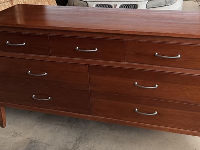 Beautiful Seven Drawer Dresser