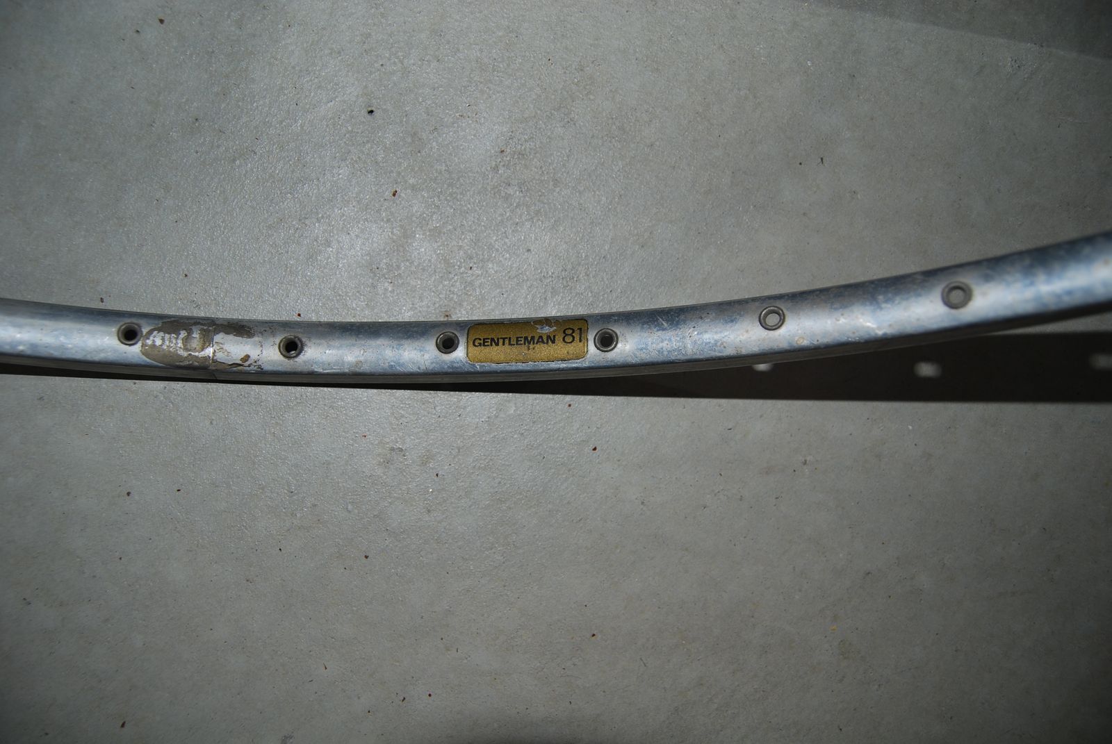 1 vintage bicycle rim Gentleman 81 model 700c 36 holes.
