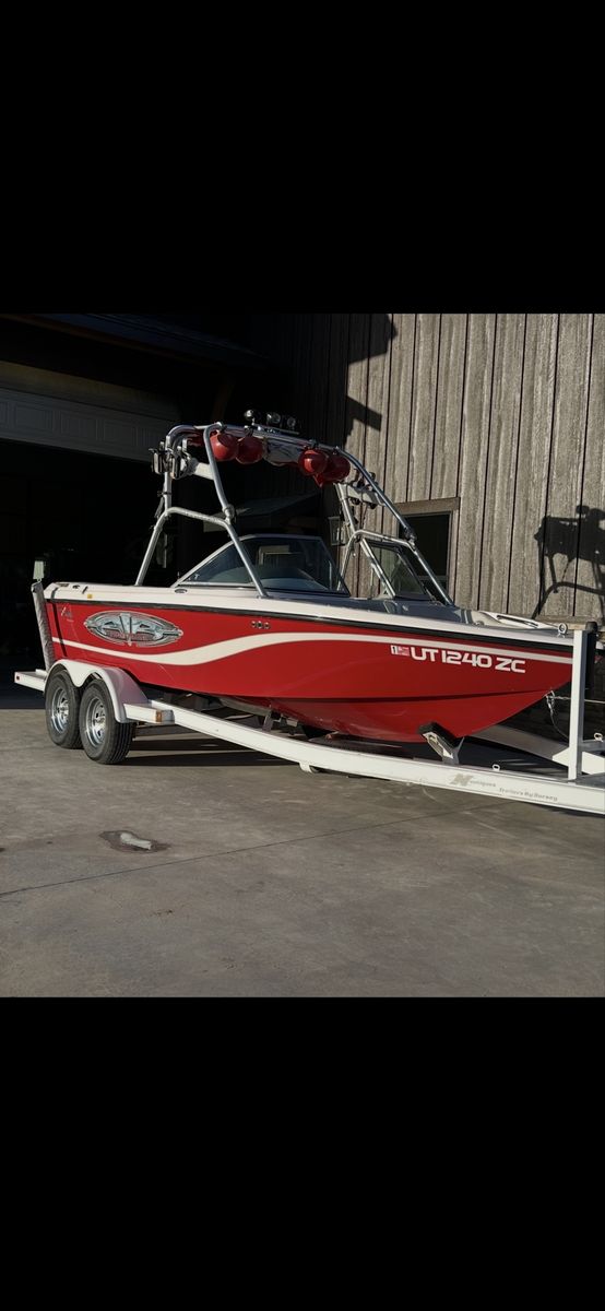2005 ski Nautique  210 sante