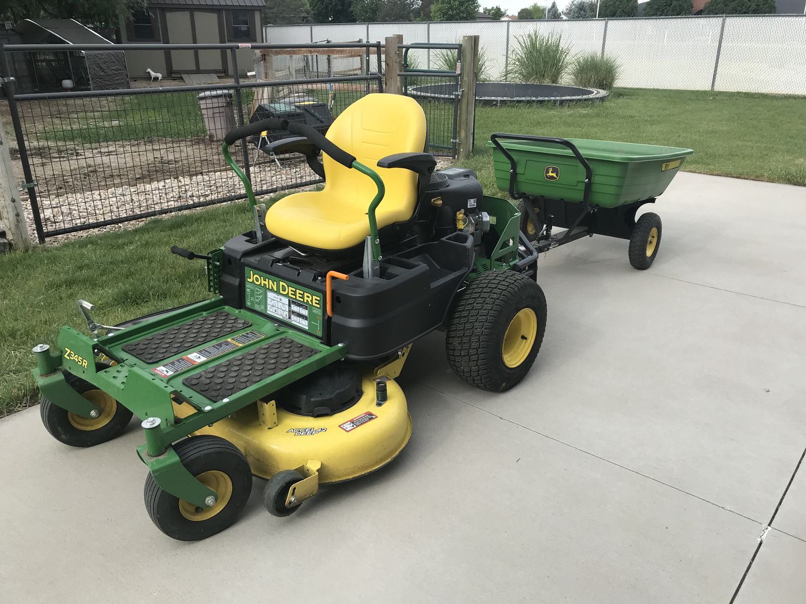 John Deere Zero Turn Z345R with cart