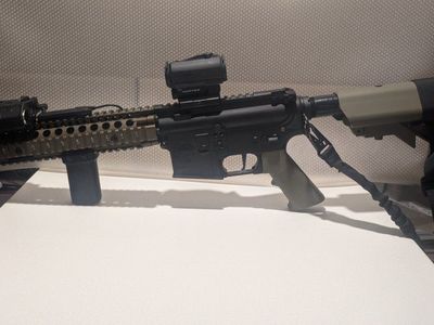 Daniel Defense MK18 Airsoft Gun with suppressor/flash hider combo