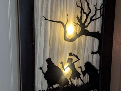 RARE Disney Haunted Mansion "Three Thumbs Up" Light-Up Wall Sign – Spirit Halloween