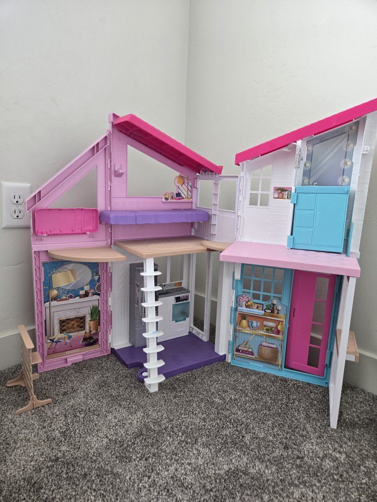 kids dollhouse