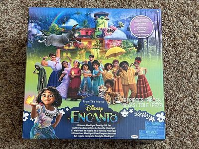 NEW: Disney Encanto Ultimate Family Set (12 Dolls)
