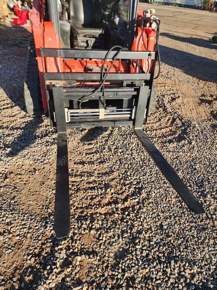 Hydraulic Pallet Fork Attachment for Skid Steer / Track Loader