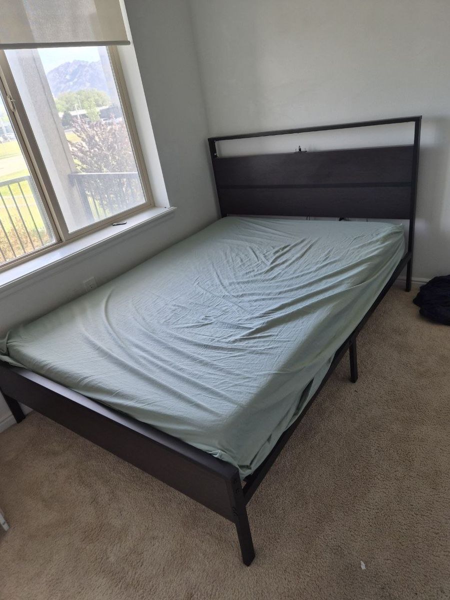 Queen Bed Set - Metal Frame + Mattress