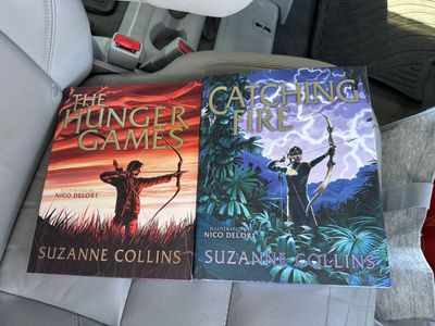 The Hunger Games & Catching Fire Illustrated Edition Hardcover Books Suzanne Collins