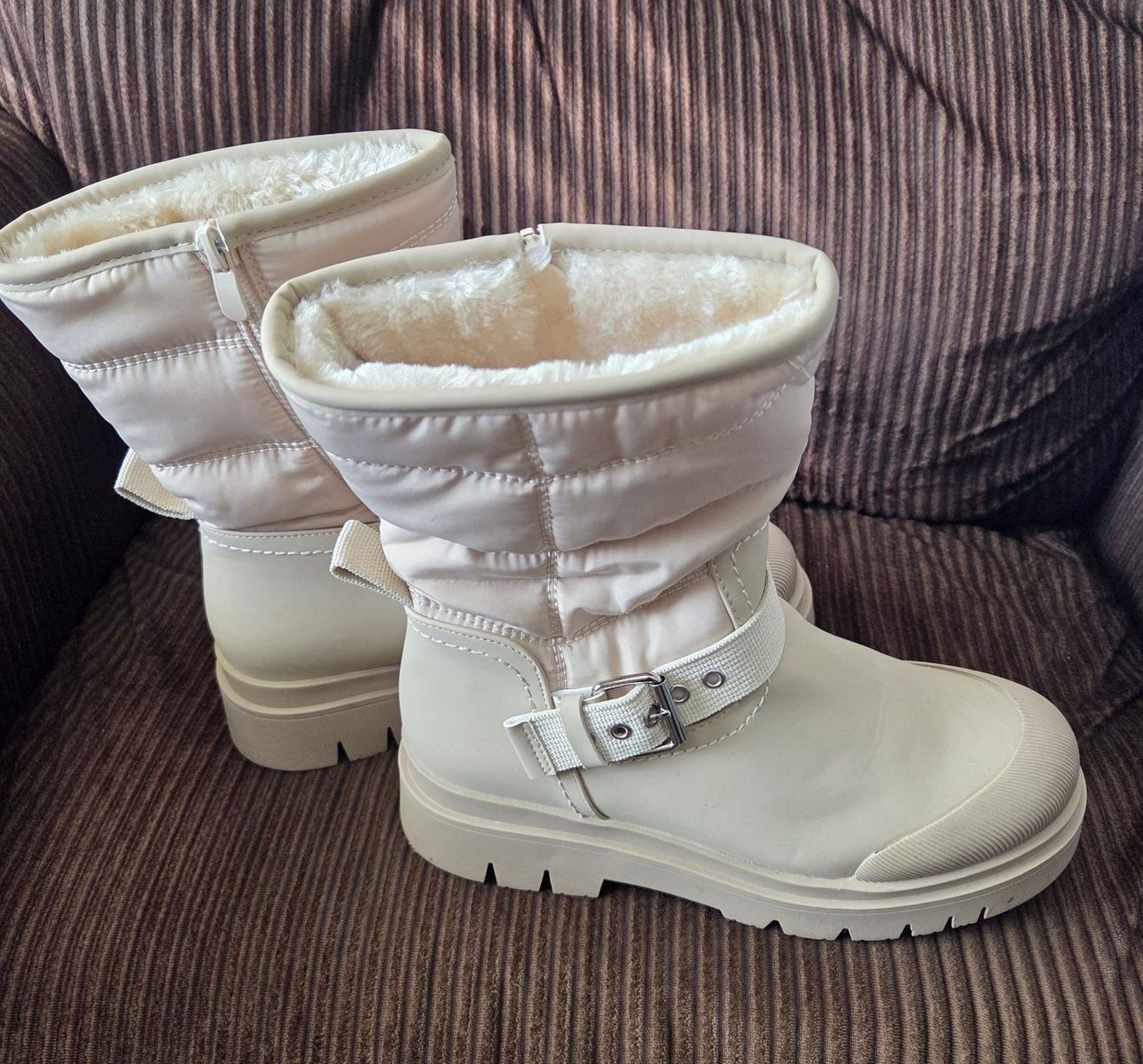 Dream Pairs cream colored fur lined boots
