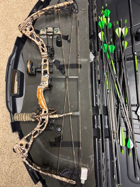Elite Archery GT500 Compound Bow – With Arrows and Case