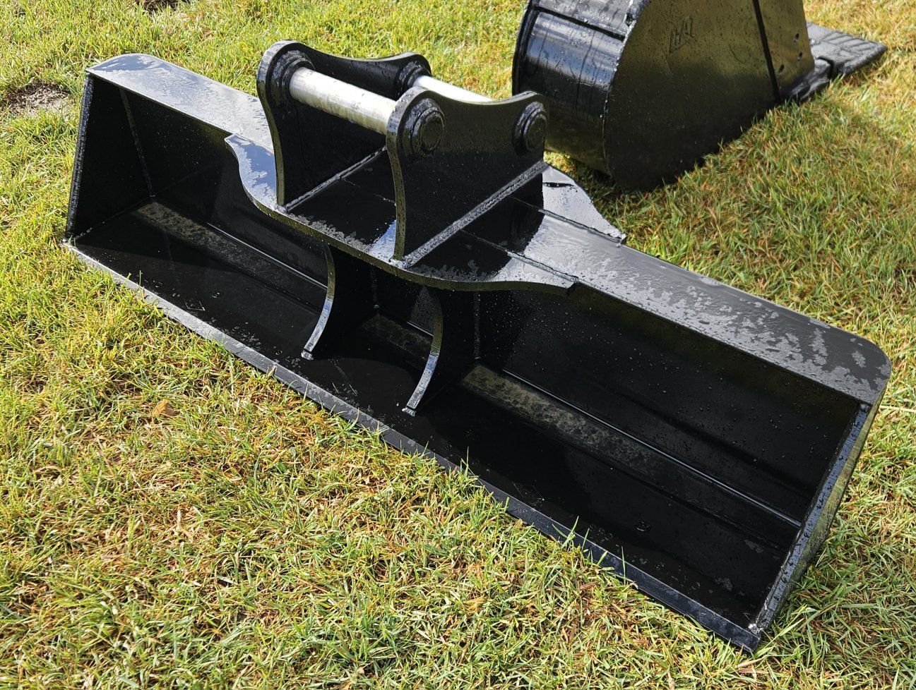Main image 5