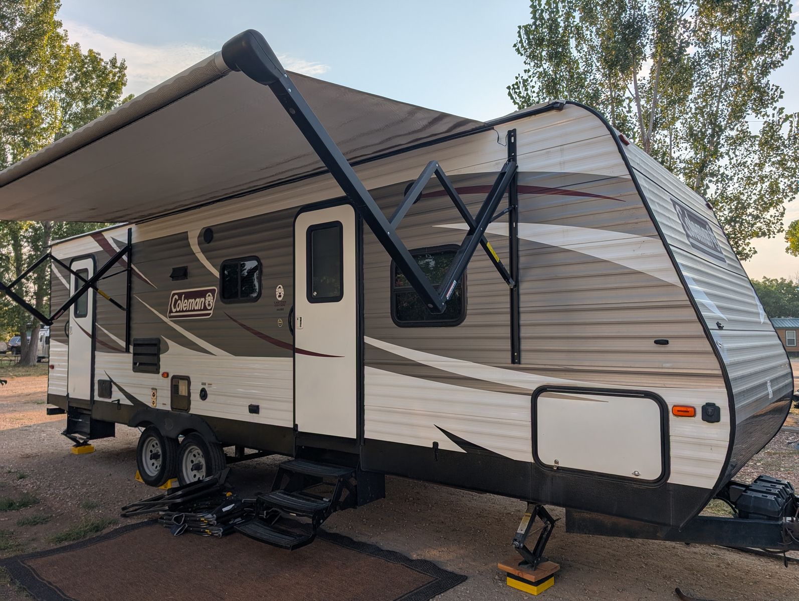 2018 Coleman Lantern trailer