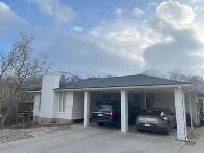 5 bedroom, 3.5 bath open main floor for Rent