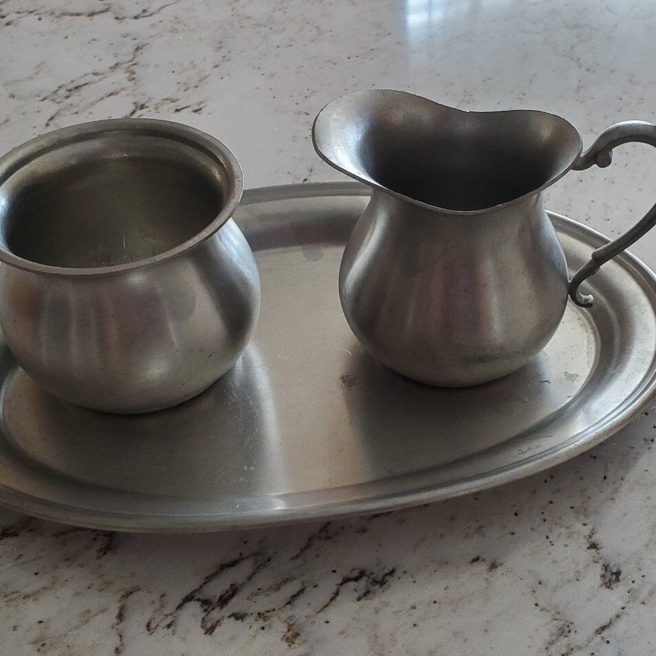 Pewter Suar/Creamer Set