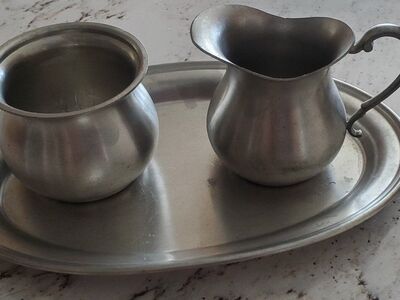 Pewter Suar/Creamer Set