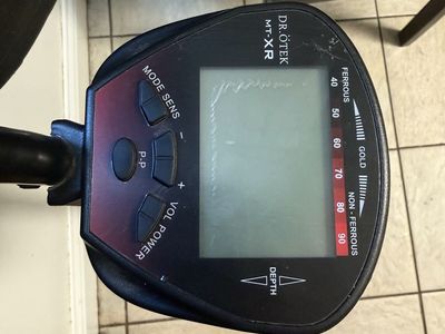 DRÖTEK MT-XR Metal Detector for Gold, Ferrous & Non-Ferrous Metals, Depth Indicator