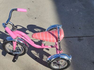 Pink Schwinn Trike