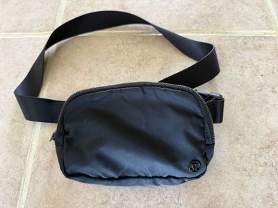 Lululemon black Fanny pack belt pack 8 x 5