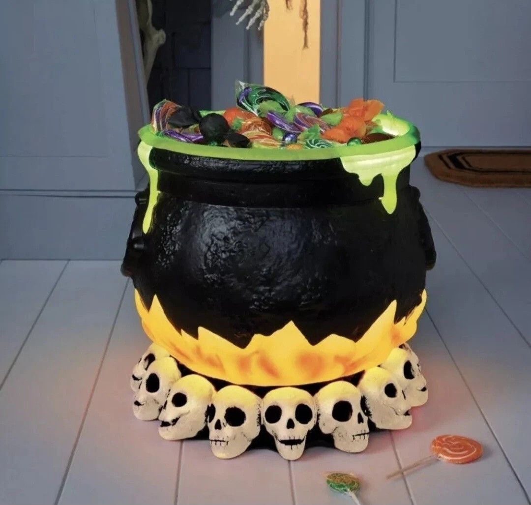 Main image 4