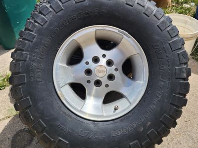 Jeep YJ wheel and BFG Mud Terrain tire