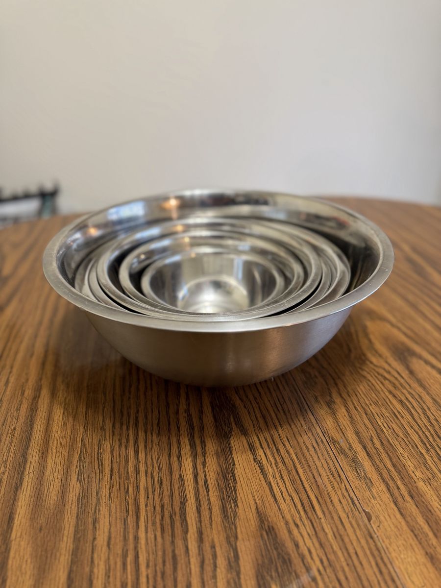 FineDine Stainless Steel Mixing Bowls Set, 6-Piece Metal Bowls