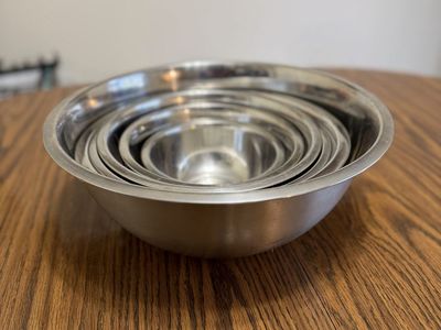 FineDine Stainless Steel Mixing Bowls Set, 6-Piece Metal Bowls