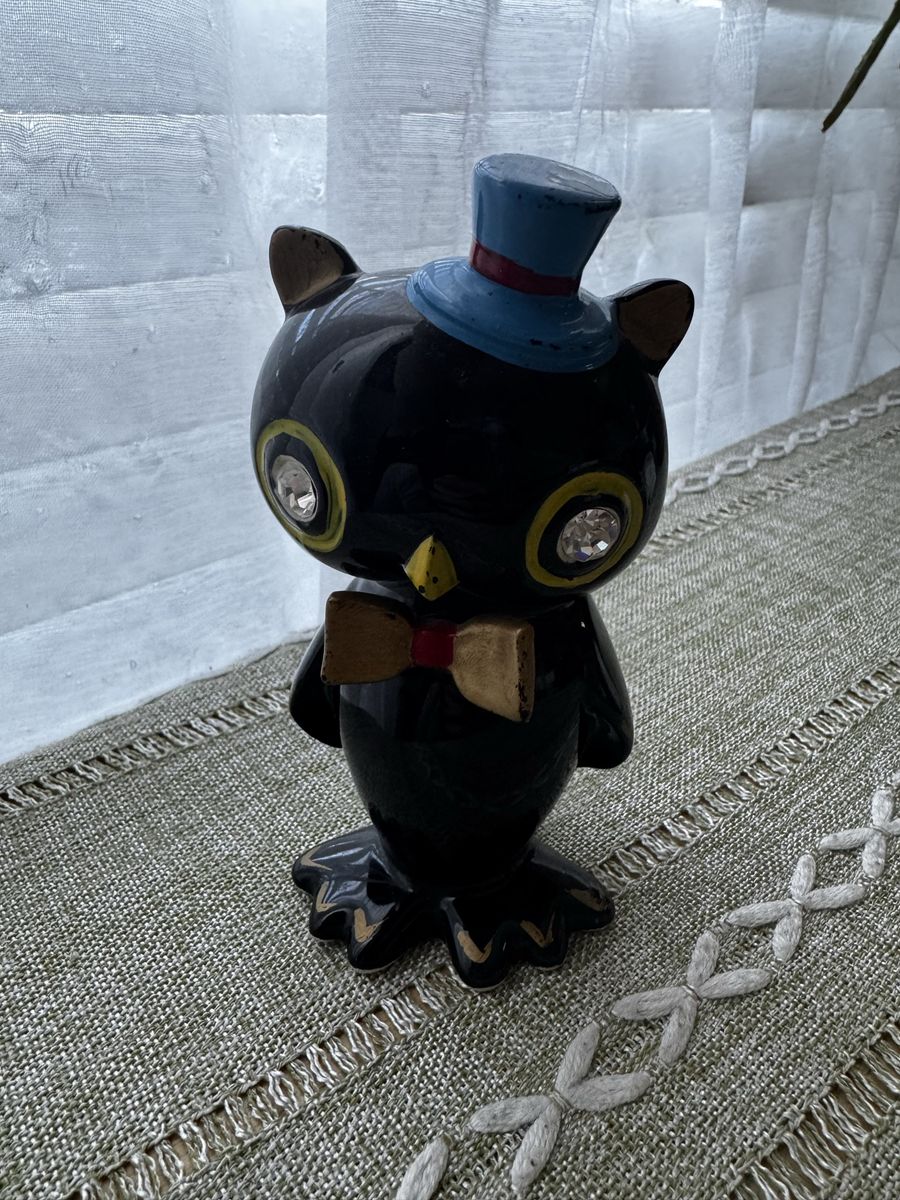 1950’s Mr owl salt or pepper shaker