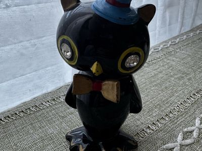 1950’s Mr owl salt or pepper shaker