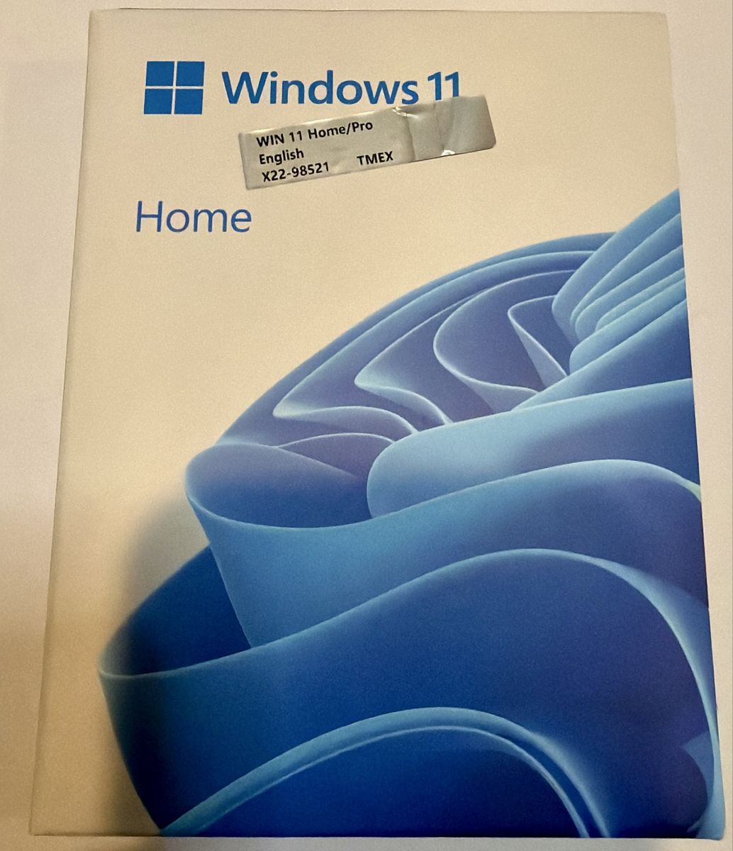 Windows 11 Home Retail USB + Key – Complete Kit