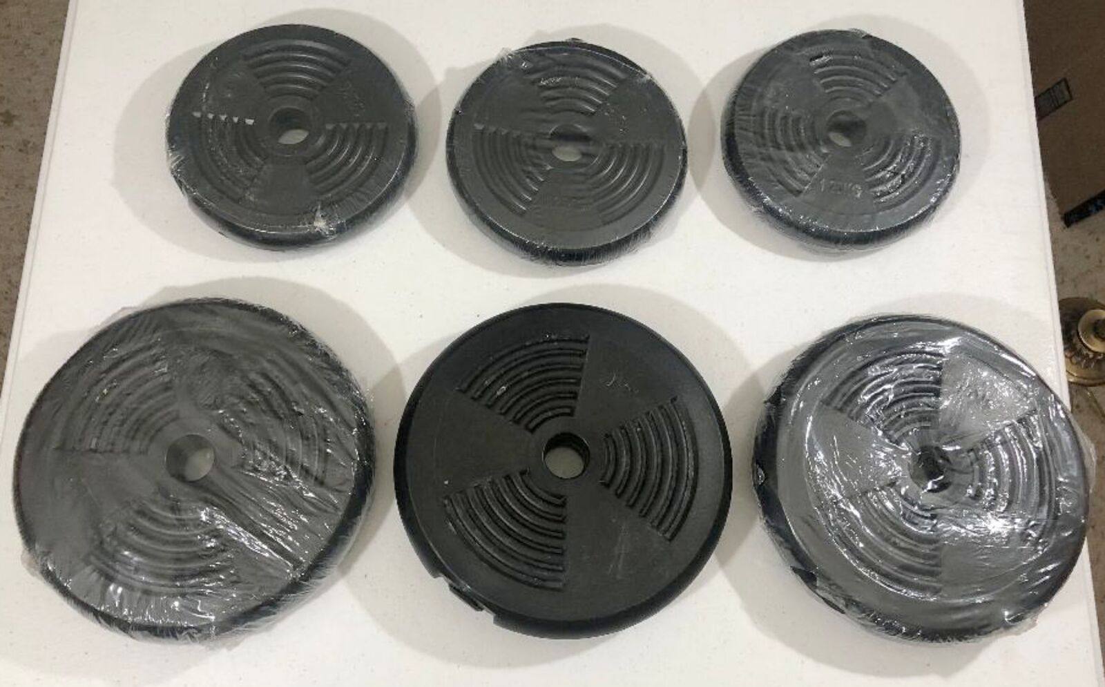 (6) New Vinyl Weight Plates with Standard 1" hole - (3) 3 kg + (3) 1.25 kg