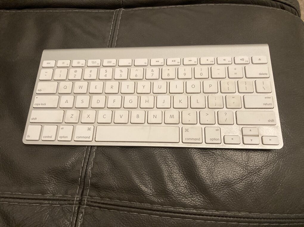 Apple Wireless Keyboard A1314