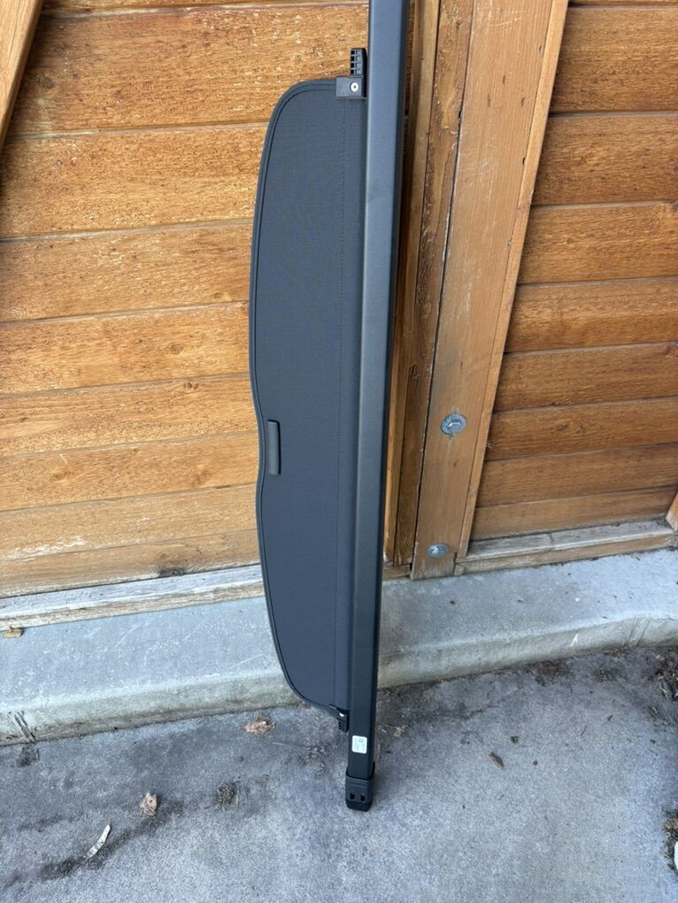 Honda CRV Retractable Trunk Cargo Cover