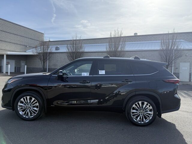 2026 Toyota Highlander Platinum