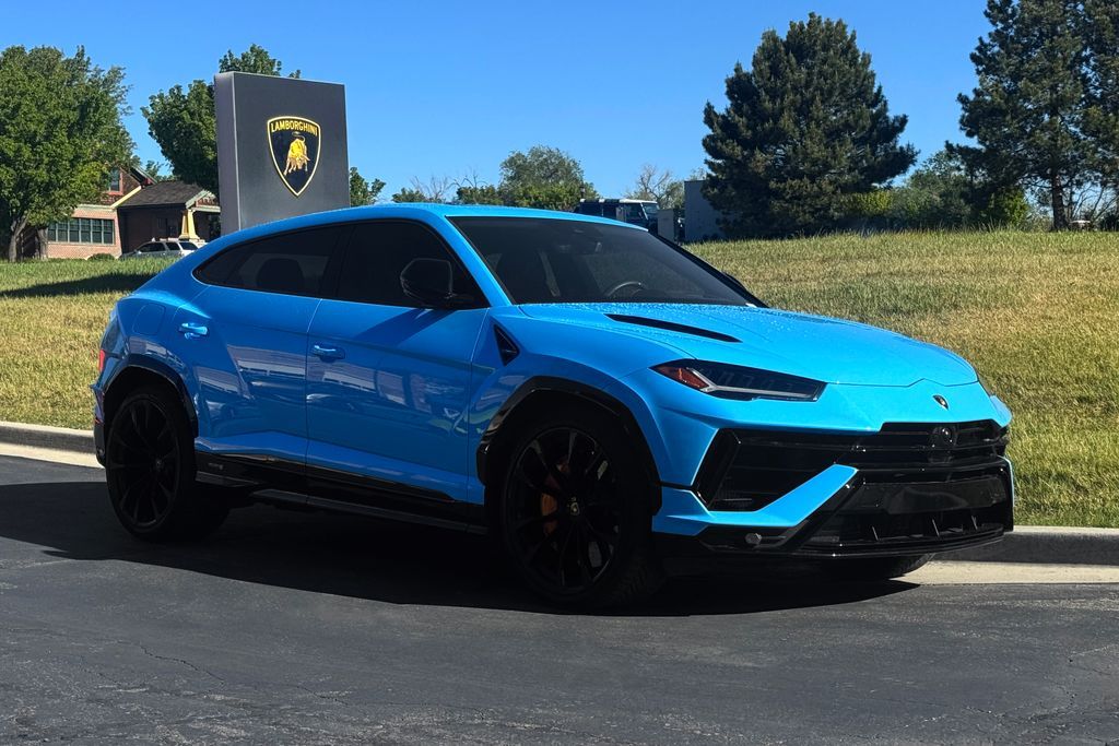 2024 Lamborghini Urus S