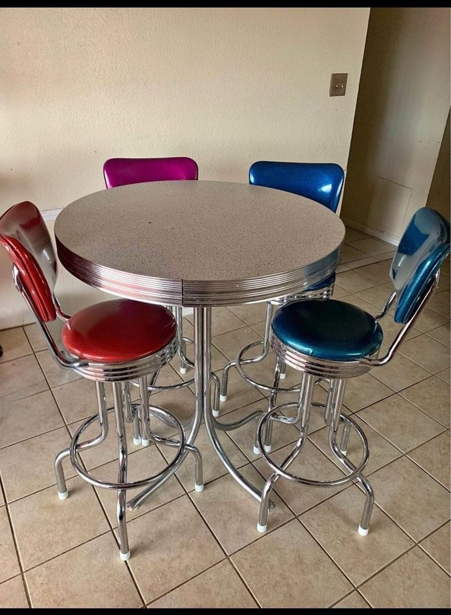 Vintage/Retro Hightop Bar Table with 4 swivel bar stools.
