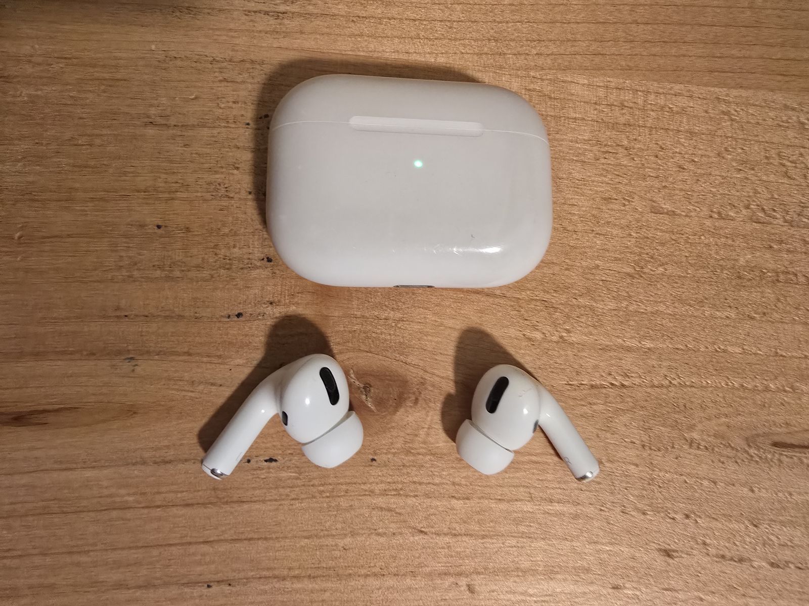 Apple AirPods Pro 1st Generation