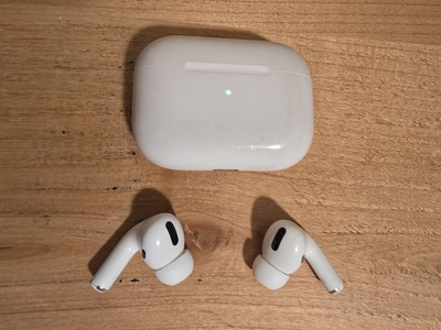 Apple AirPods Pro 1st Generation