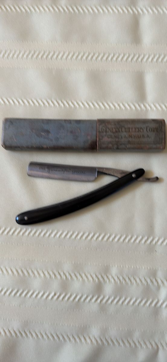 Vintage Straight Edge Razor by J.R. Torrey "The Wanamaker Special” &  vintage case by Geneva Cutlery
