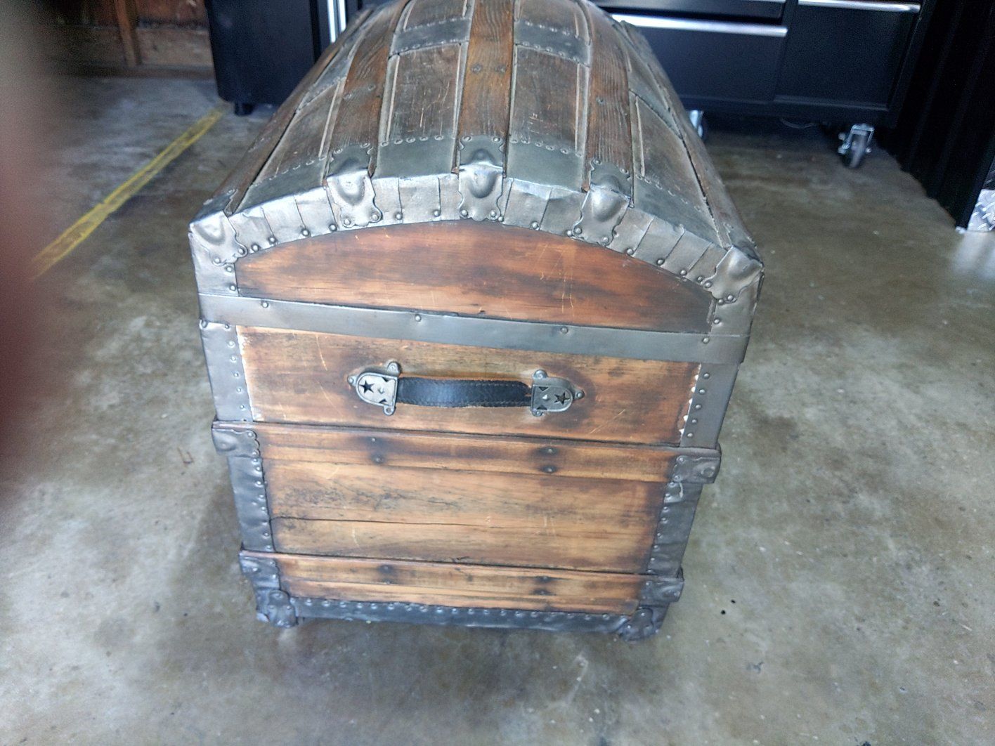 Antique Wood Cedar Chest Treasure Chest Ottaman Storage On Wheels 36 x21 x29 Heavy Duty